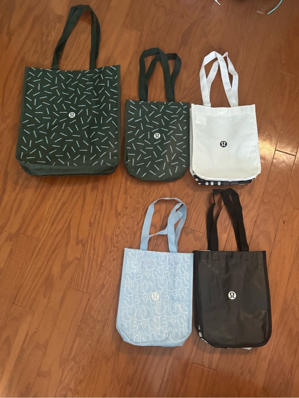 Lululemon Reusable Shopping Tote Bag Lot of 5 Snap Closure Mixed Sizes - Picture 2 of 6